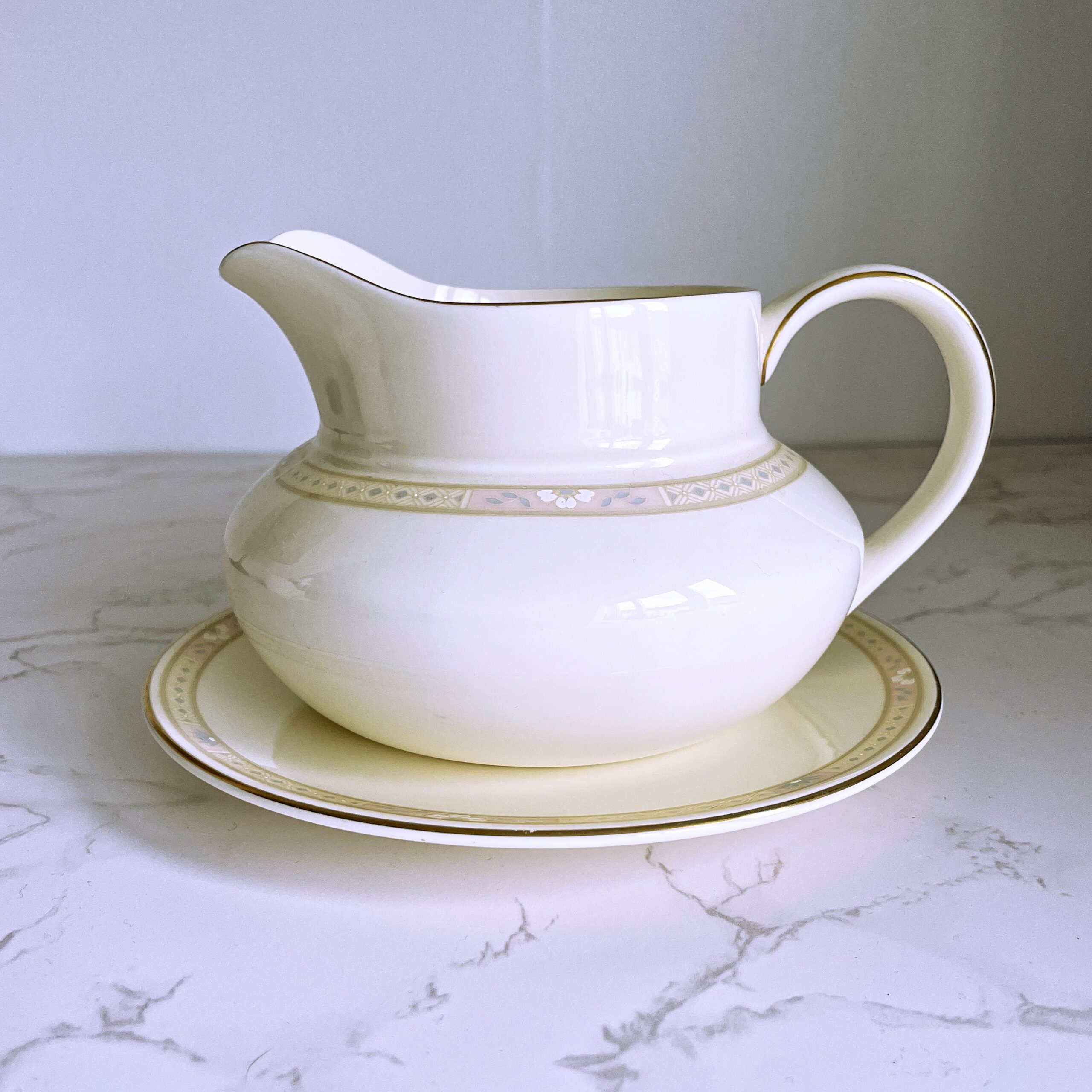 Royal-Doulton-Cassandra-Gravy jug