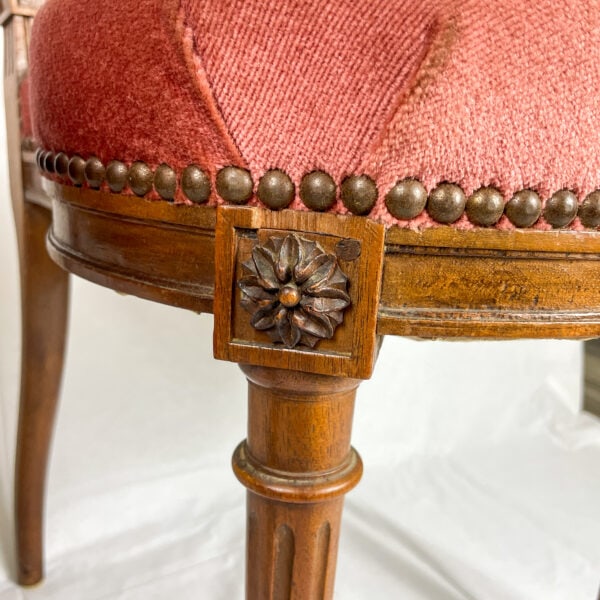 detail louis xvi chair