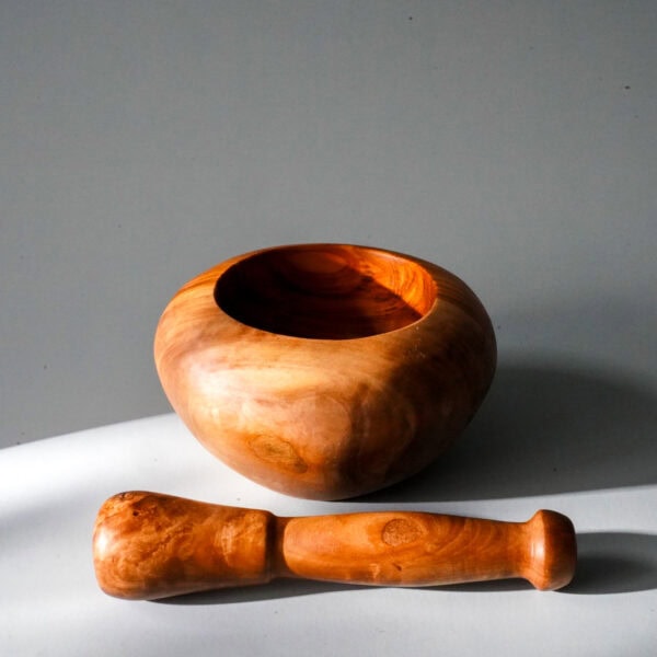 olive wood pestle morta